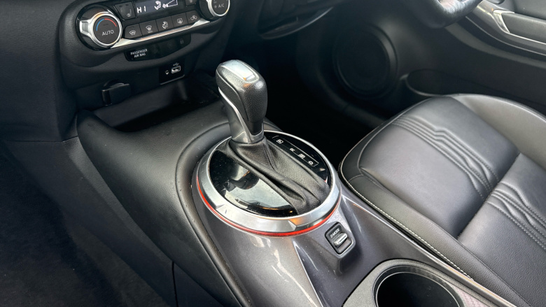 Nissan Juke 1.0 DiG-T 114 Tekna 5dr DCT Petrol Hatchback